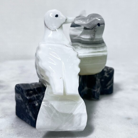Vtg Hand-Carved Onyx Sculpture Pair Love Birds Doves Marble Base White & Gray - Picture 3 of 8